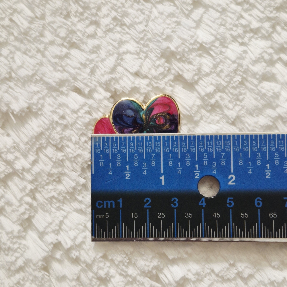 Colorful Enamel Heart-Shaped Pin Brooch - Picture 6 of 6